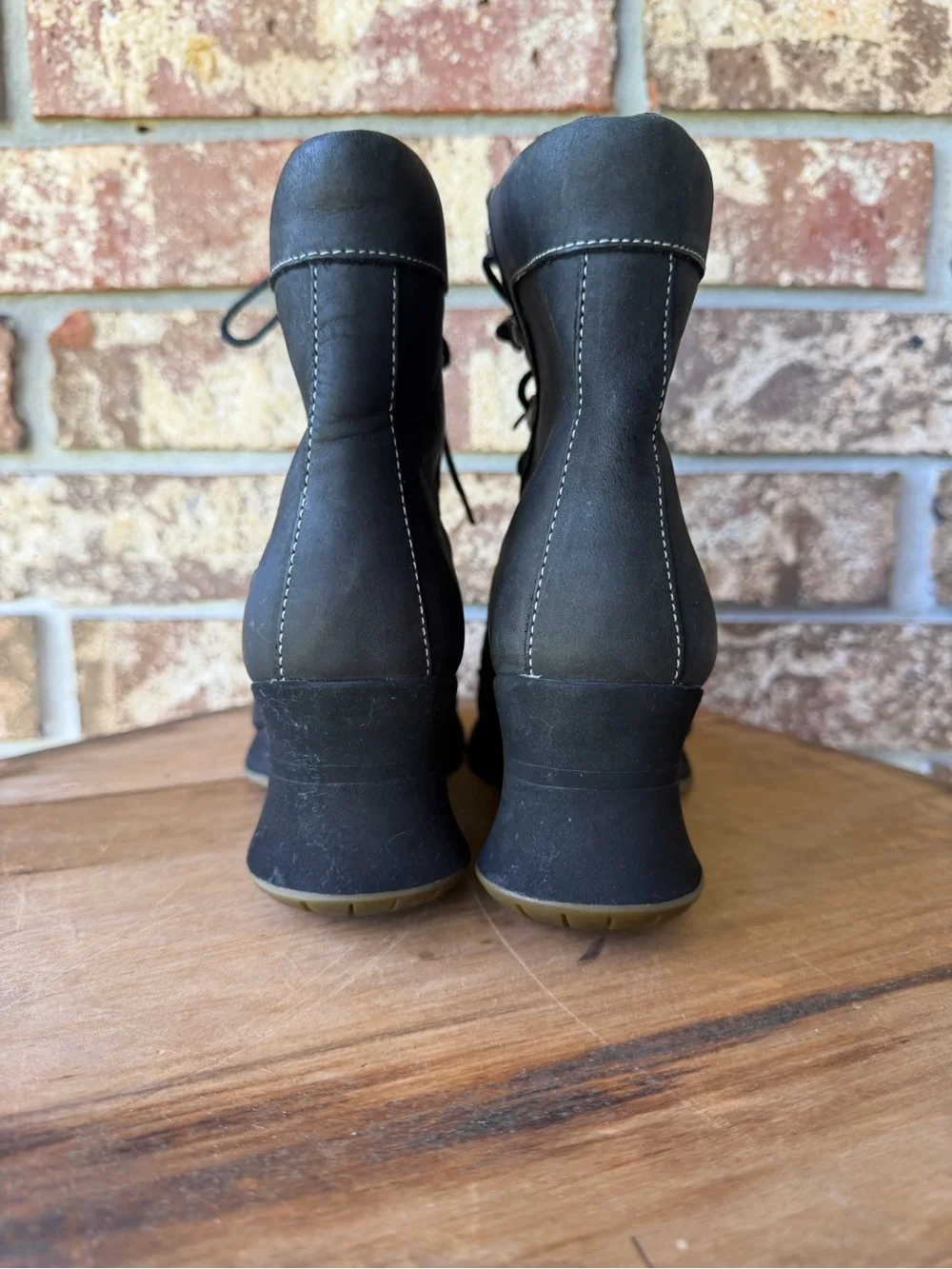 Timberland Women’s Black Leather Wedge Combat Boots Size 6.5 Medium Beautiful!